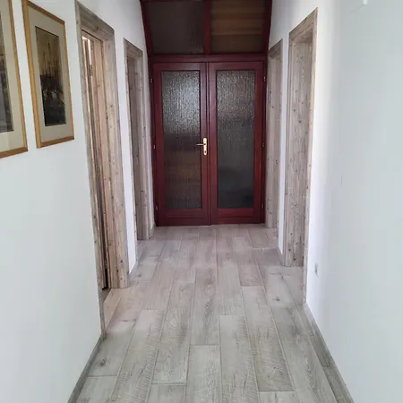 Mona Apartmán